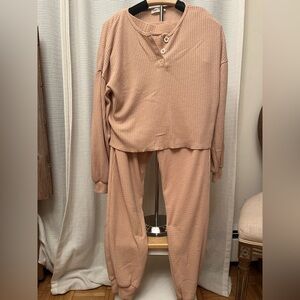 Dippin Daisys Lounge Set